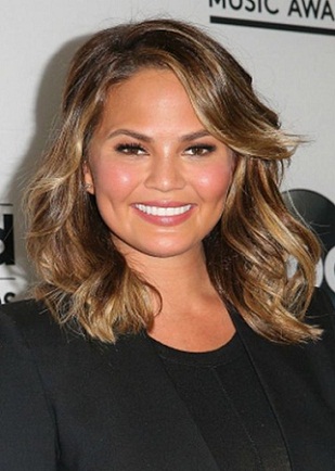 40 Best Hairstyles for Small Forehead (Narrow Face) Female