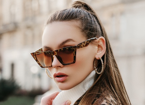 Top 15+ Stylish Hairstyles for Women with Square Faces