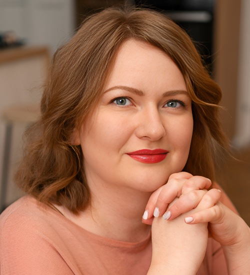 10 Best and Trendy Hairstyles for Round Faces Over 50