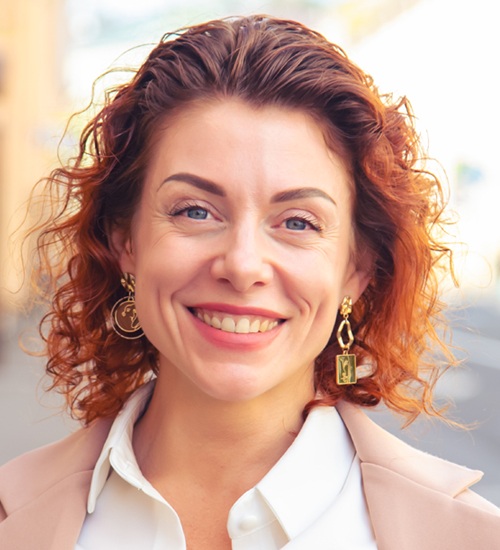 10 Best and Trendy Hairstyles for Round Faces Over 50