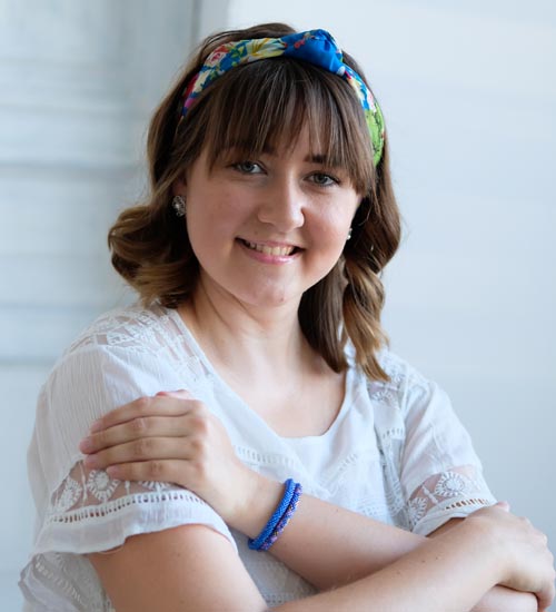 15 Best Short Haircuts for Chubby Round Face Women