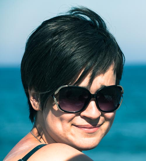 15 Best Short Haircuts for Chubby Round Face Women