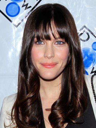 25 Best Hairstyles for Oval Face Shape Female 2023