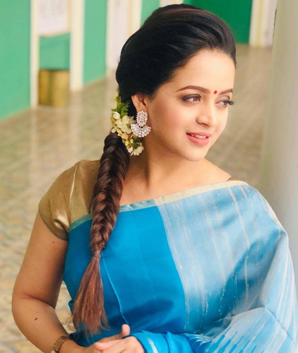 15 Best Hairstyles on Sarees for Round Face Girls | I Fashion Styles