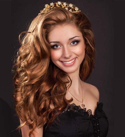 10 Best and Mesmerizing Curly Hairstyles for Round Face | I Fashion Styles