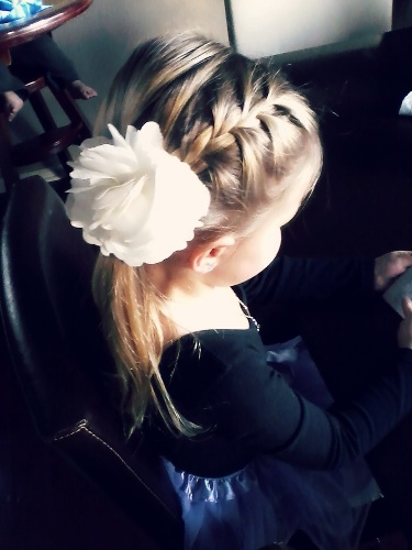 40 Cute and Easy Hairstyles for Little Girls: School Days 2025