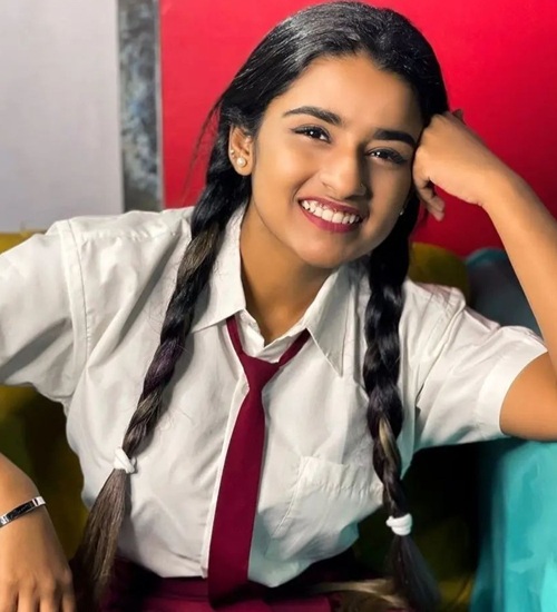 12 Cute and Easy School Girl Hairstyles for Long Hair