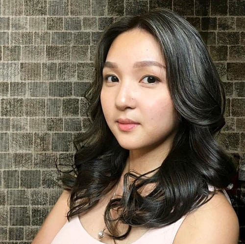 10 Classy and Popular Medium Layered Hairstyles for Women