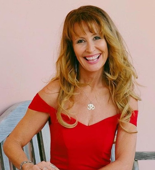 12 Best Long Hairstyles for Women Over 40 Years | I Fashion Styles