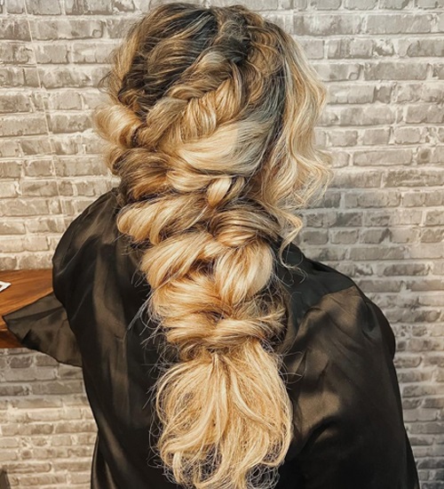 15 Trendy Hairstyles for Long Blonde Hair Female 2024