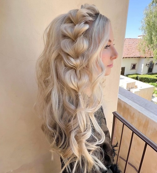 15 Trendy Hairstyles for Long Blonde Hair Female 2024
