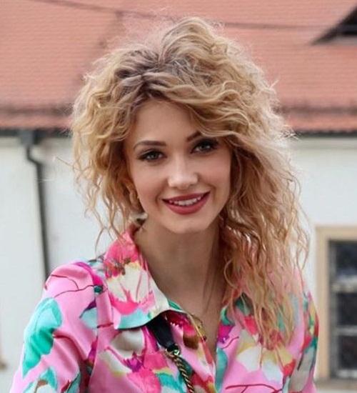 2023 Trending Mid-length Hairstyles for Women (Top 15)