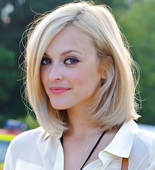 10 Best Medium Hairstyles for Women Over 40 with Pictures