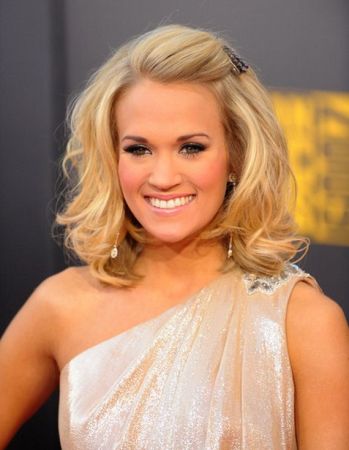 How to Style Medium Length Hair | I Fashion Styles