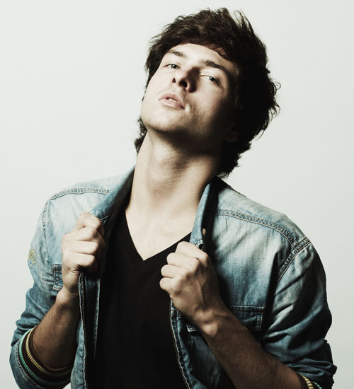 25+ Stylish Hairstyles for Men with Oval Faces 2024