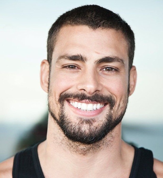 12 Fashionable Hairstyles for Men with Oblong Faces