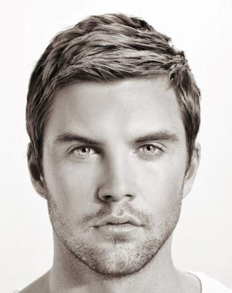 12 Fashionable Hairstyles for Men with Oblong Faces