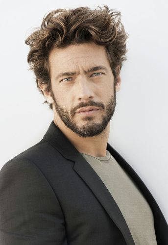 20 Latest and Coolest Wavy Hairstyles for Men | I Fashion Styles