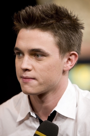 15 Latest Spiky Hairstyles for Men: A Guide on What to Wear