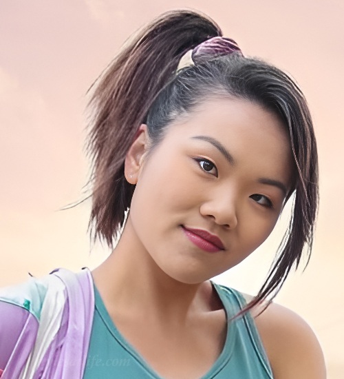 Side Ponies: 20 Easy Side Ponytail Hairstyles for Fashion 2023