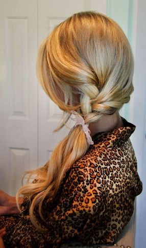 Side Ponies: 20 Easy Side Ponytail Hairstyles for Fashion 2023