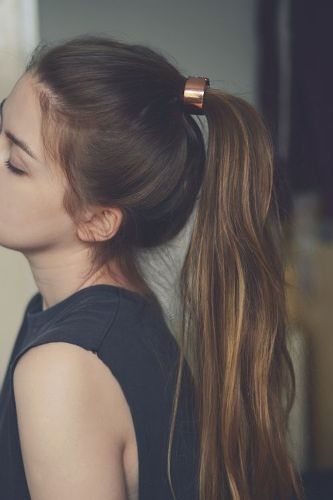 20 Gorgeous Messy Ponytail Styles for Every Occasion