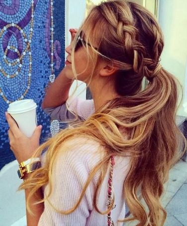 20 Best Curly Ponytail Hairstyles to Embrace Your Curls