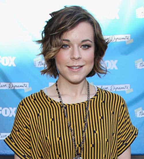 20 Beautiful and Best Short Wavy Hairstyles for Women