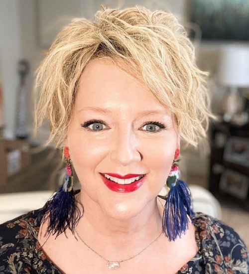 25+ Youthful Short Haircut Styles for Women Over 50