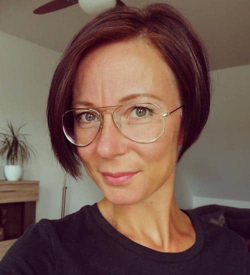 25+ Youthful Short Haircut Styles for Women Over 50