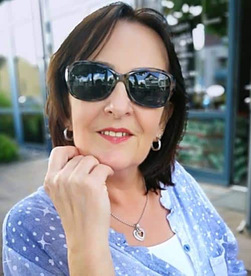 25+ Youthful Short Haircut Styles for Women Over 50