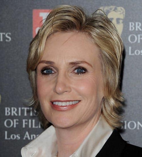 25+ Youthful Short Haircut Styles for Women Over 50