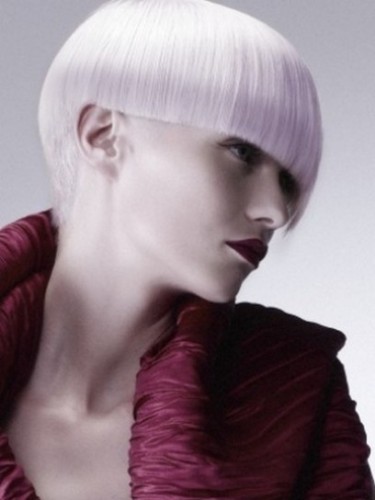 10 Cute and Easy Hairstyles for Short Thick Hair Female