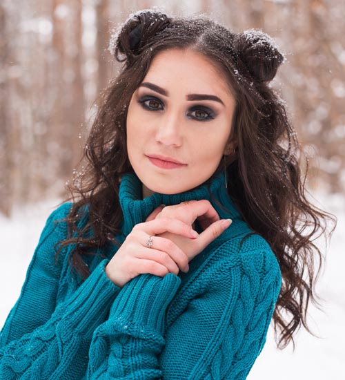 Snow Hairstyles: 10 Latest Women&#039;s Hairstyles for Winter Hats