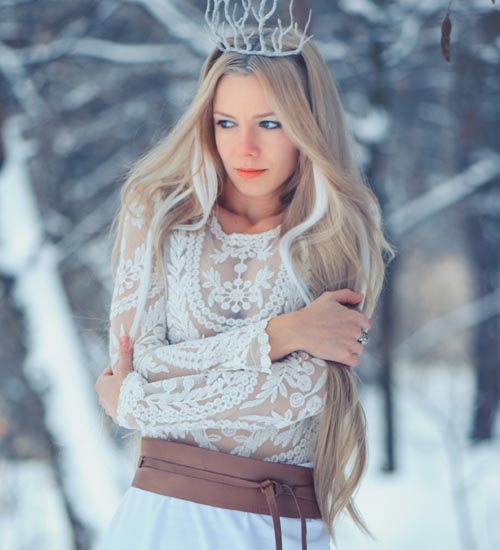 Snow Hairstyles: 10 Latest Women&#039;s Hairstyles for Winter Hats
