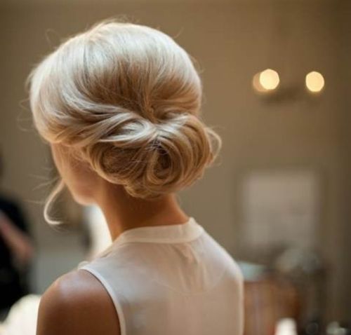 15 Latest and Easy Updo Hairstyles for Medium Hair