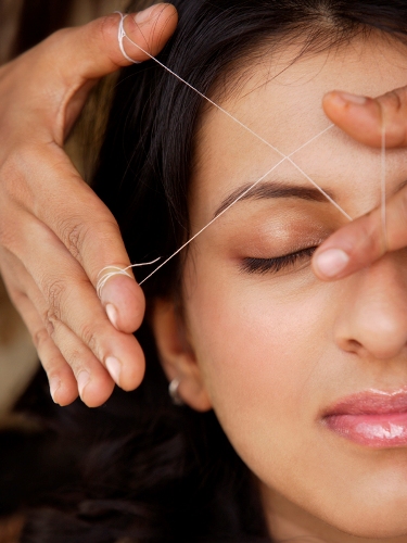How to do Eyebrow Threading? | I Fashion Styles