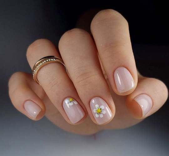 15+ Simple DIY Flower Nail Art Ideas for a Stunning Manicure