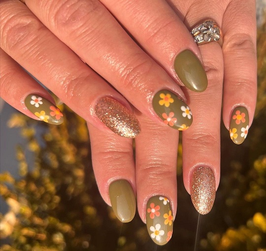 15+ Simple DIY Flower Nail Art Ideas for a Stunning Manicure