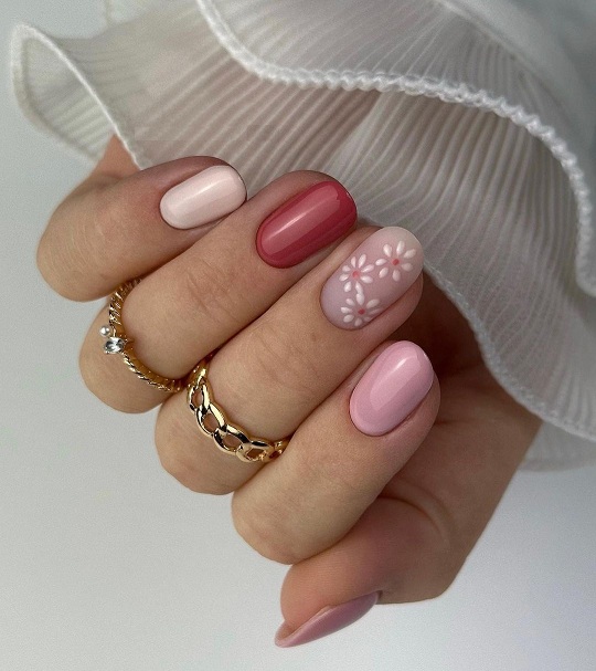 15+ Simple DIY Flower Nail Art Ideas for a Stunning Manicure