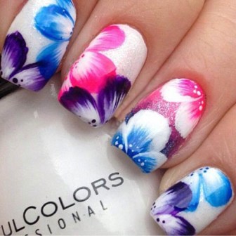 15+ Simple DIY Flower Nail Art Ideas for a Stunning Manicure