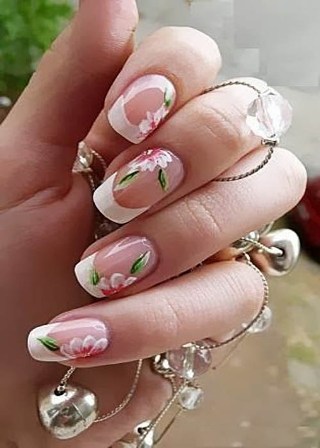 15+ Simple DIY Flower Nail Art Ideas for a Stunning Manicure