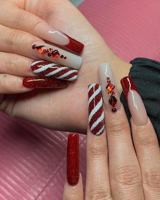 10 Elegant Acrylic Nail Art Designs for a Special Occasion