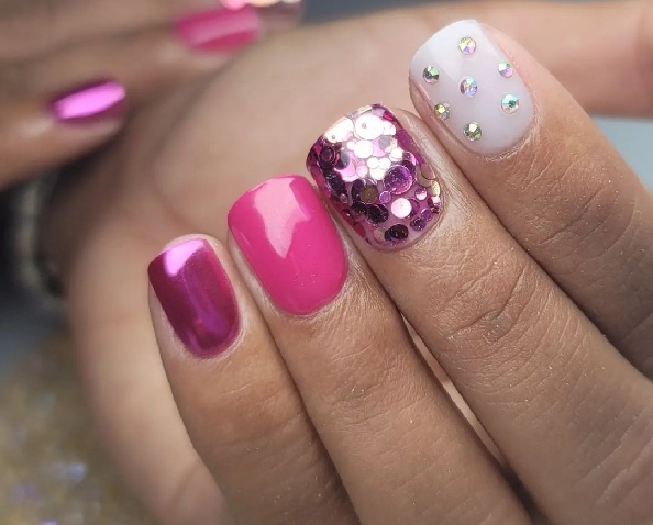 10 Elegant Acrylic Nail Art Designs for a Special Occasion