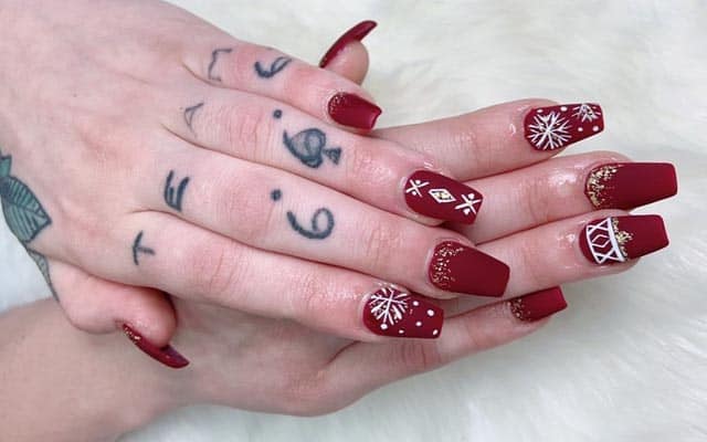 Christmas Nails: 10 Different Xmas Nail Art Designs Ideas 2023