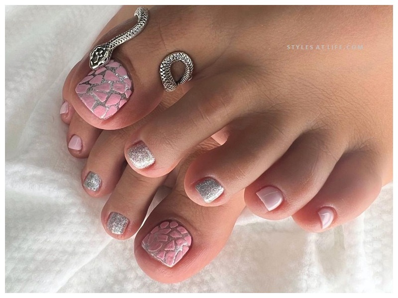 10 Trendy Toe Nail Art Designs for Fashion-Forward Feet