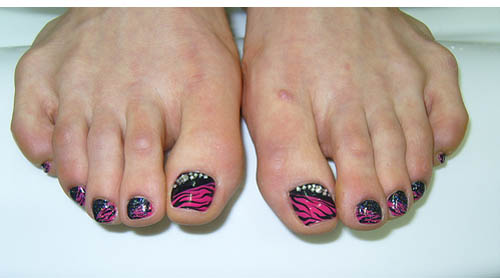 10 Trendy Toe Nail Art Designs for Fashion-Forward Feet