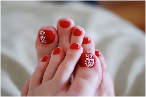 10 Trendy Toe Nail Art Designs for Fashion-Forward Feet