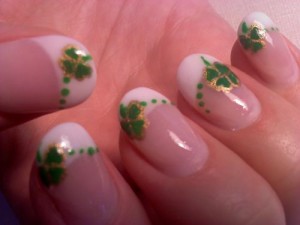 10 Fun &amp; Festive Shamrock Nail Art Designs for St. Patrick&#039;s Day