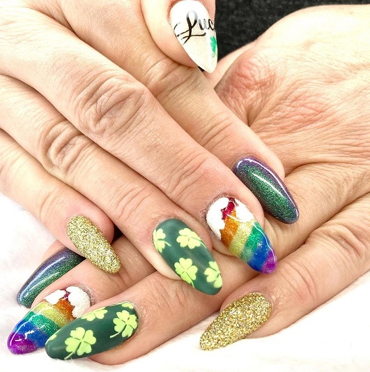 10 Fun &amp; Festive Shamrock Nail Art Designs for St. Patrick&#039;s Day